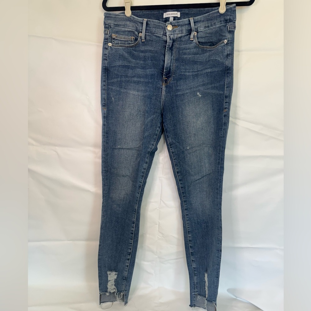 Good American Blue Skinny Jeans with Distressed Details